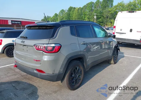 2020 Jeep Compass Trailhawk 4X4 z USA, uszkodzony, nr VIN 3C4NJDDBXLT158164